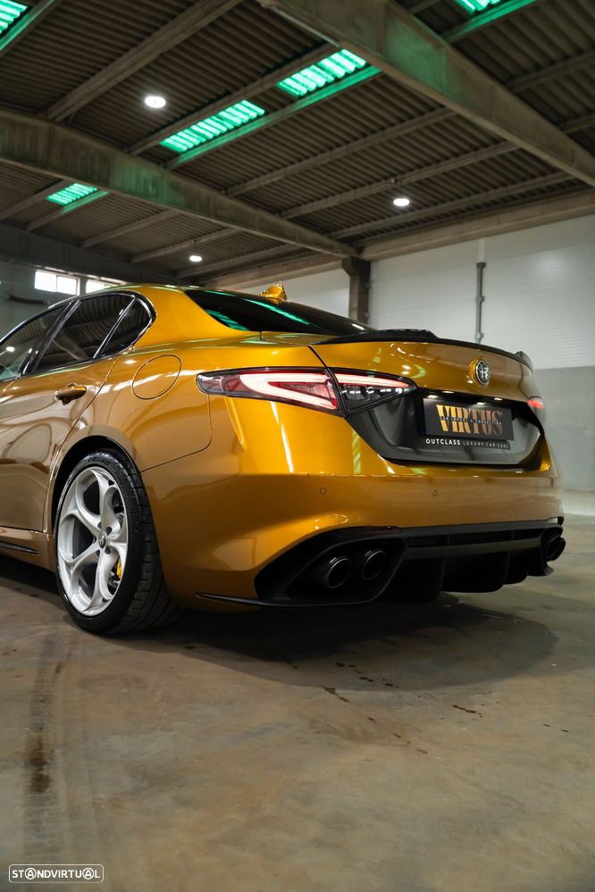 Alfa Romeo Giulia 2.9 V6 Bi-Turbo AT8 Quadrifoglio - 3