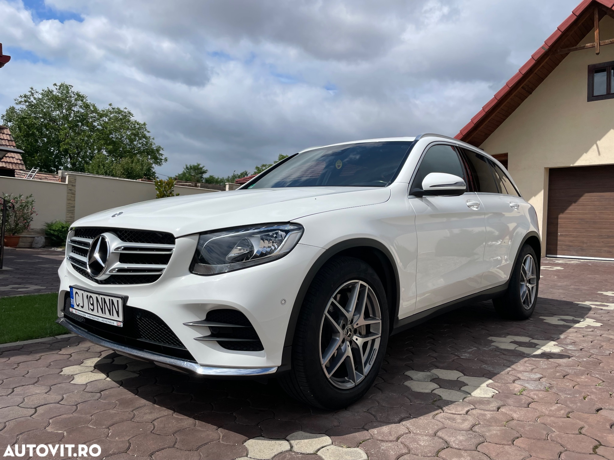Mercedes-Benz GLC 220 d 4Matic 9G-TRONIC AMG Line - 2
