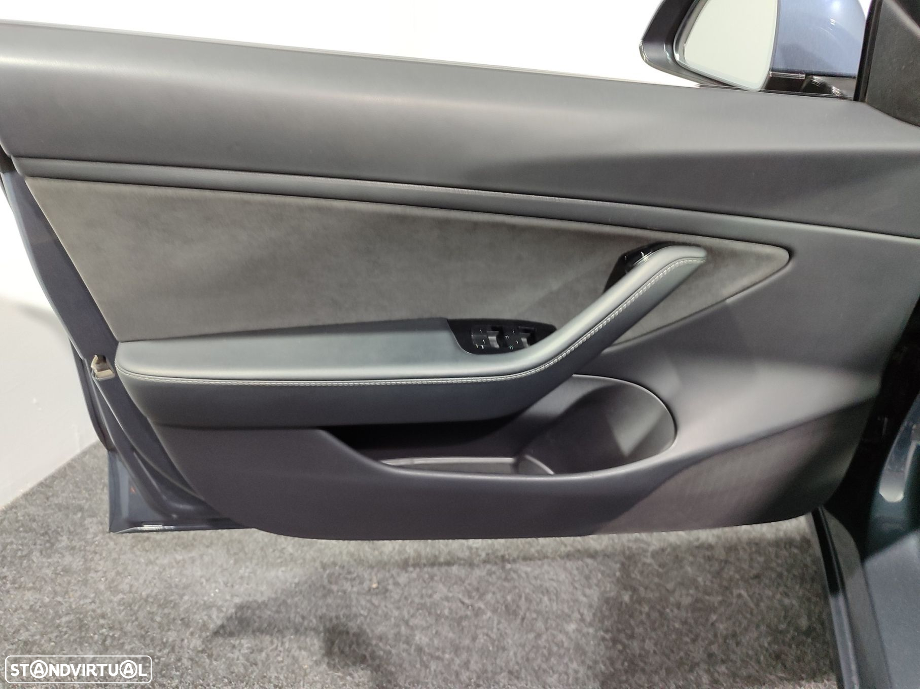 Tesla Model 3 Performance Dual Motor AWD - 24
