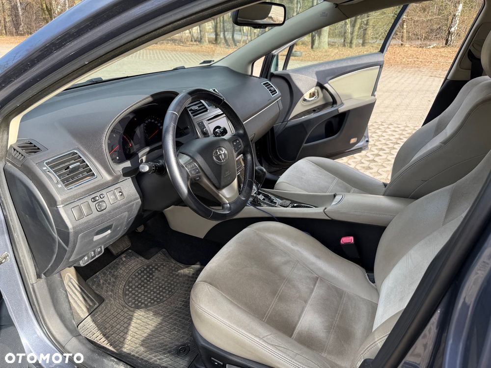 Toyota Avensis 2.2 D-4D Premium - 8
