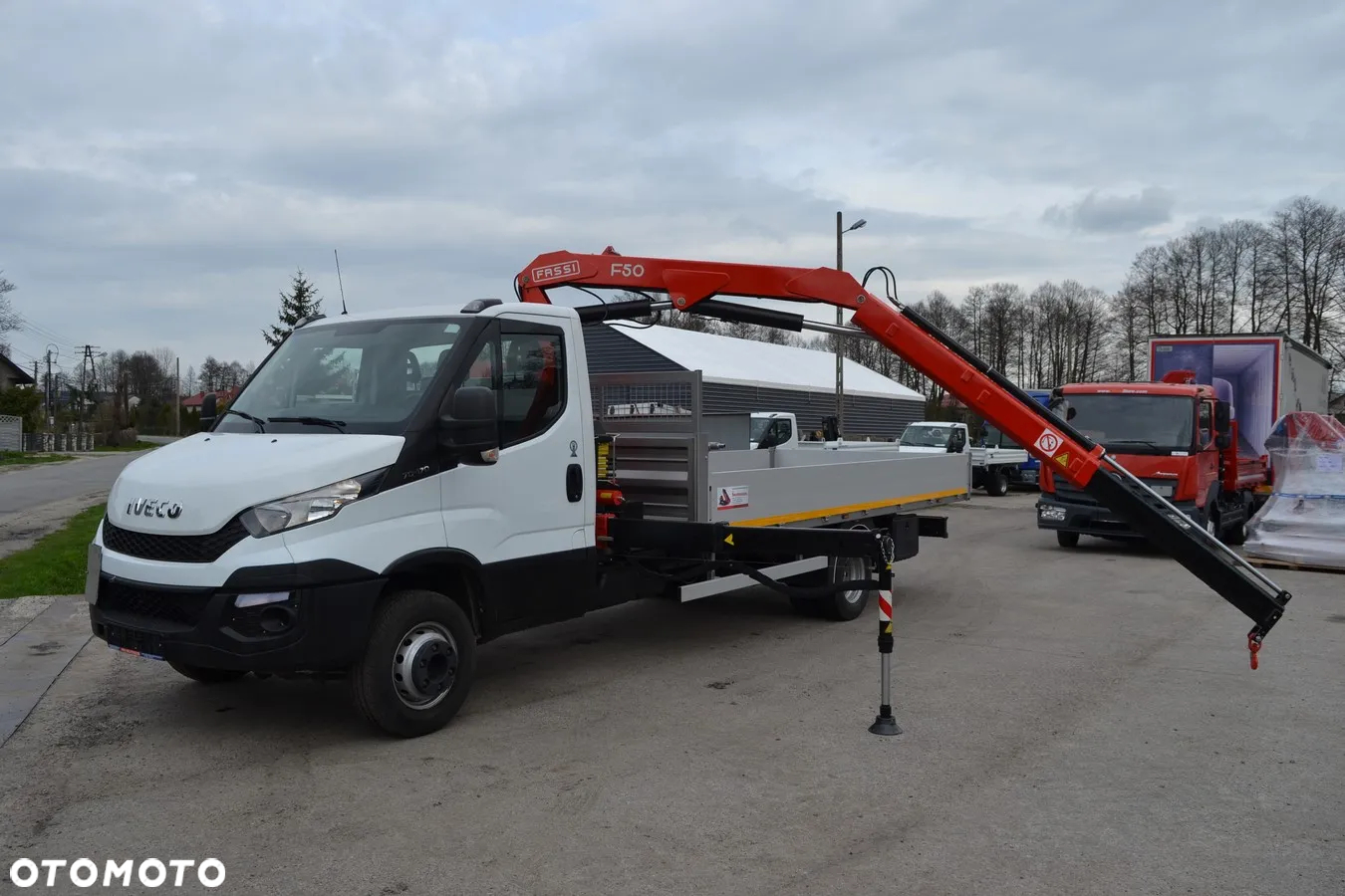 Iveco DAILY 72-180 Nowy żuraw HDS Fassi F40 HC 43A2 F50 Nowa skrzynia ładunkowa 72C18 70C18 65C - 15