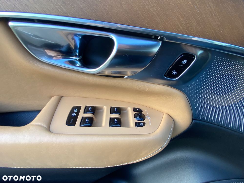 Volvo XC 90 - 31