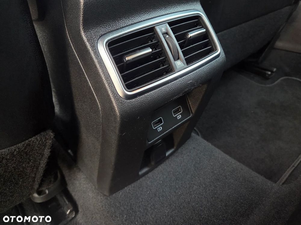 Renault Megane ENERGY TCe 140 EDC BUSINESS - 26