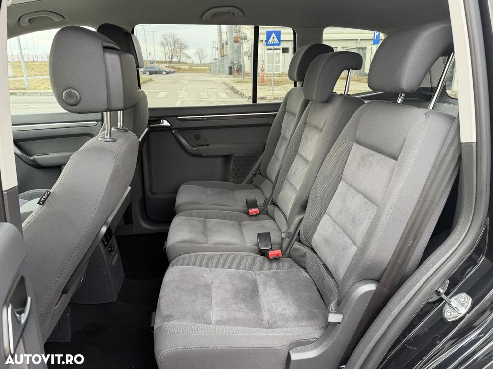 Volkswagen Touran 2.0 TDI Highline - 8