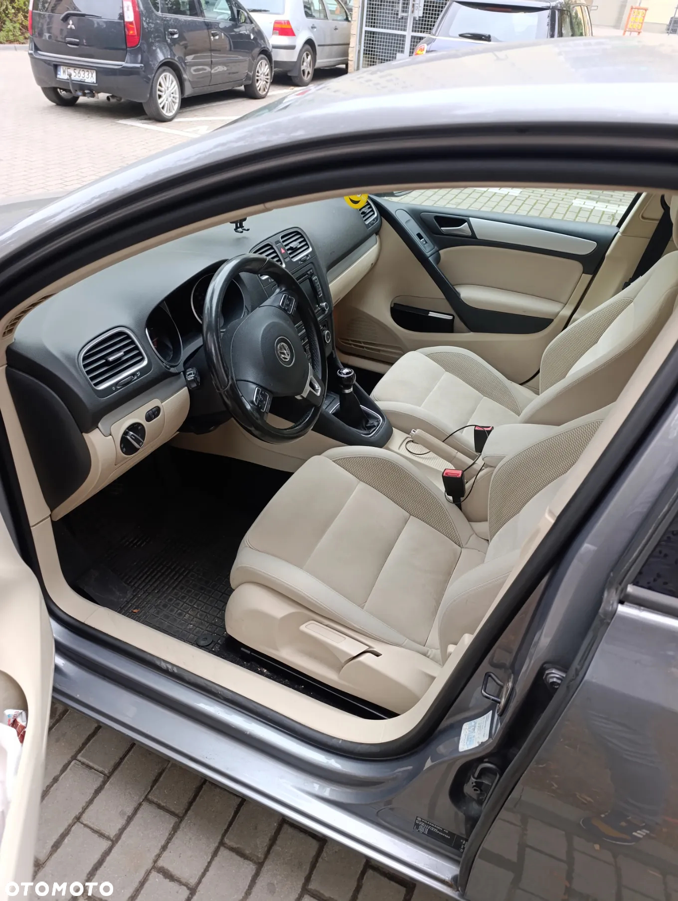 Volkswagen Golf VI 1.6 TDI Highline - 3