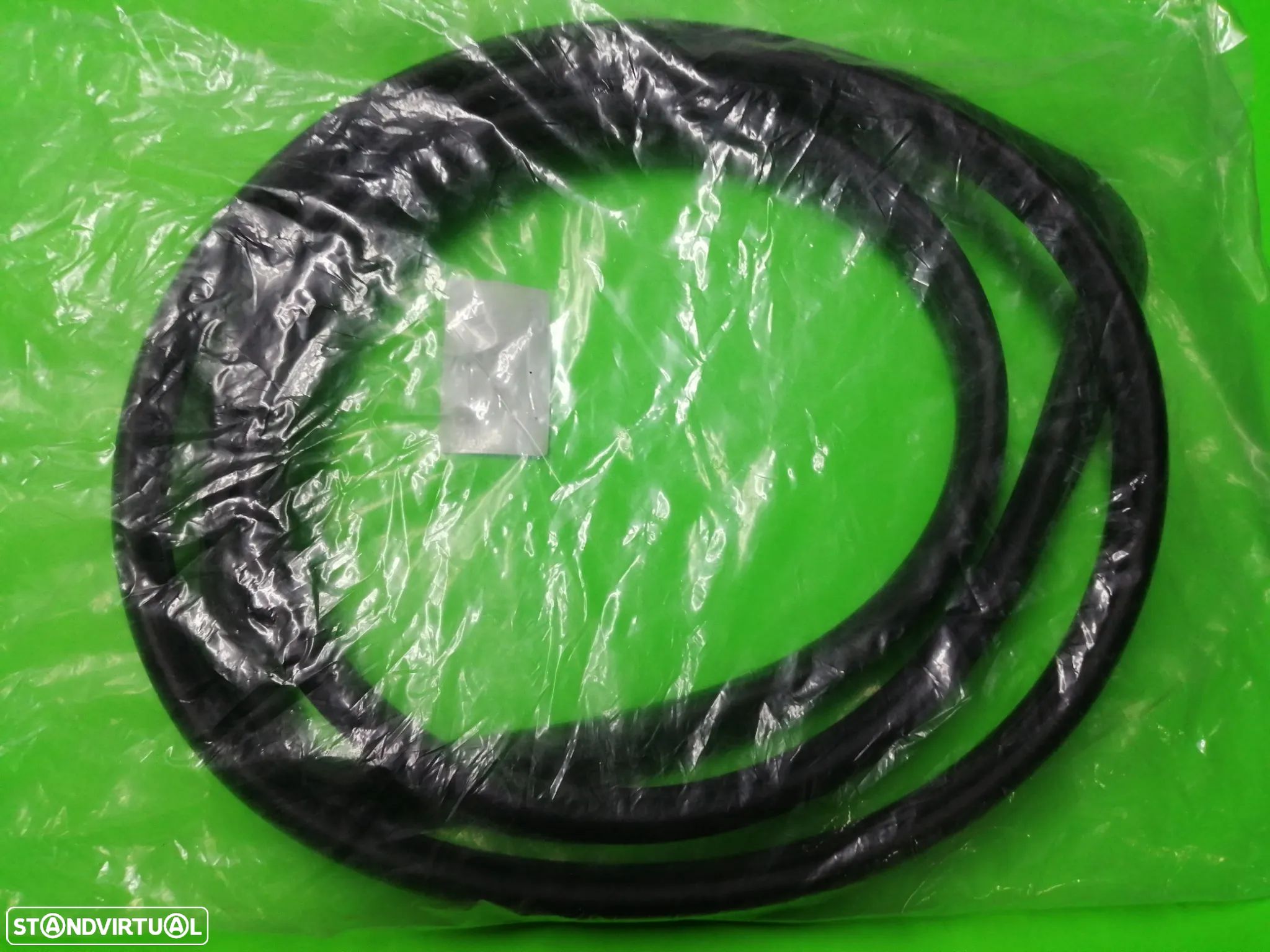 Borracha do Vidro do Óculo / Vidro Traseiro - Toyota Hilux LN40 - 1