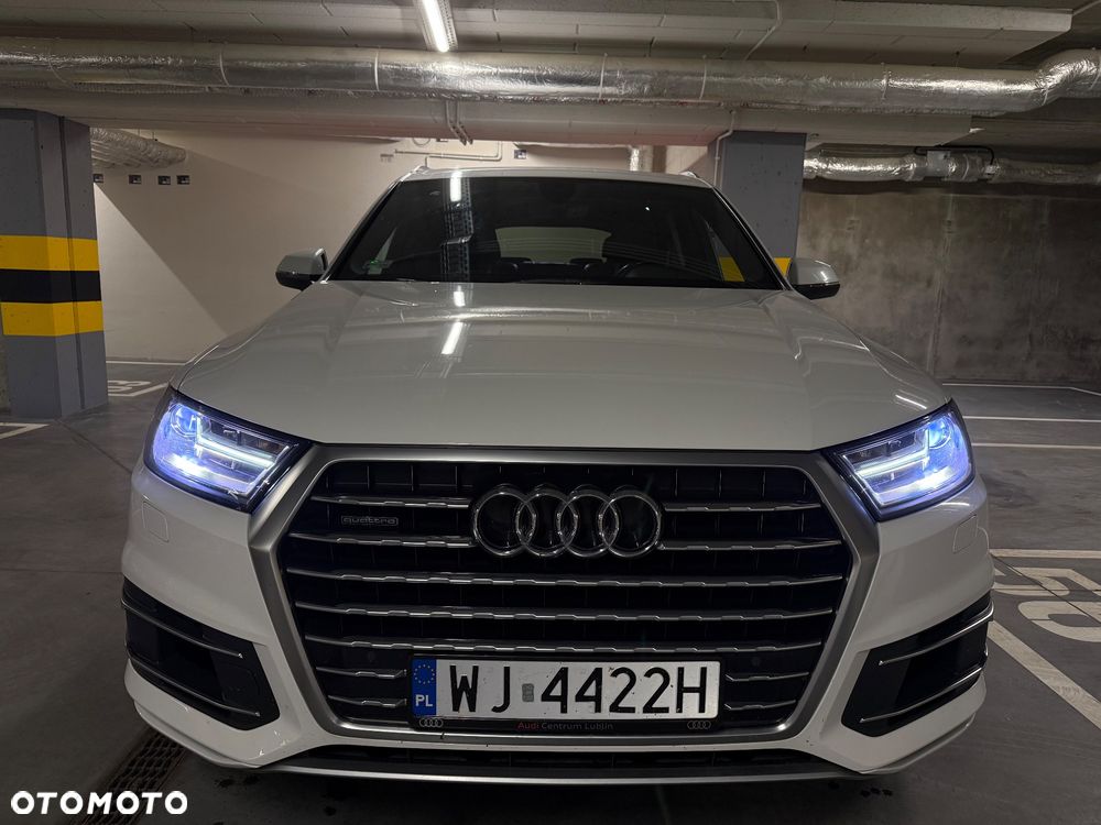 Audi Q7 - 1