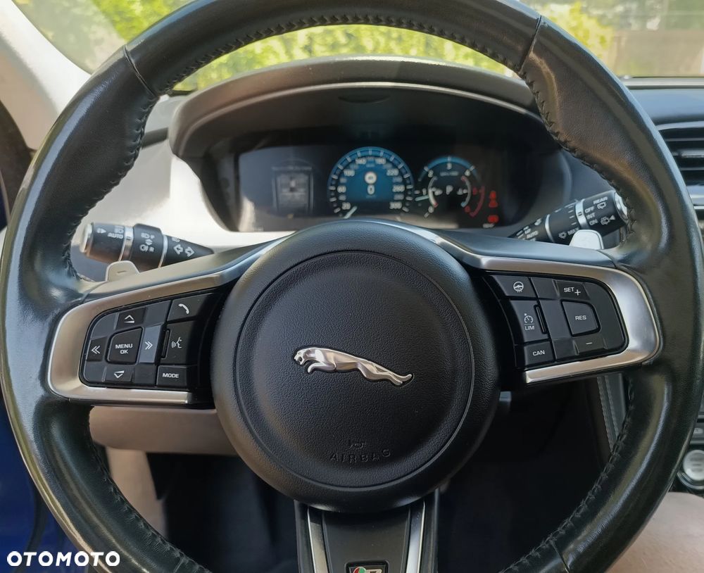 Jaguar F-Pace 2.0 i4D AWD R-Sport - 13