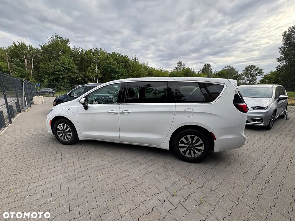 Chrysler Pacifica - 5
