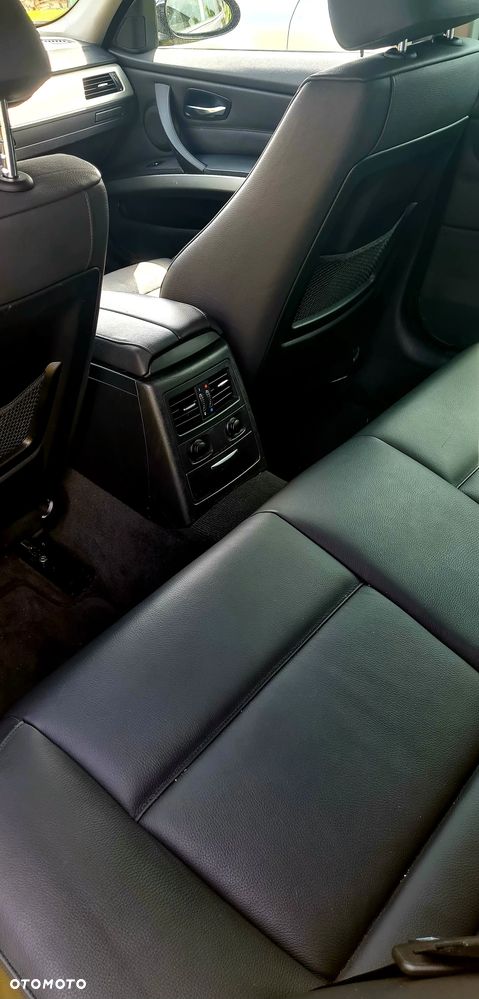 BMW Seria 3 330xi - 16