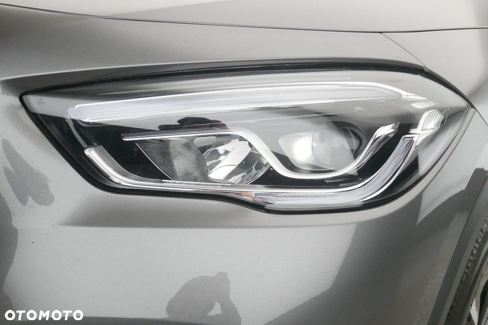 Mercedes-Benz GLA - 13