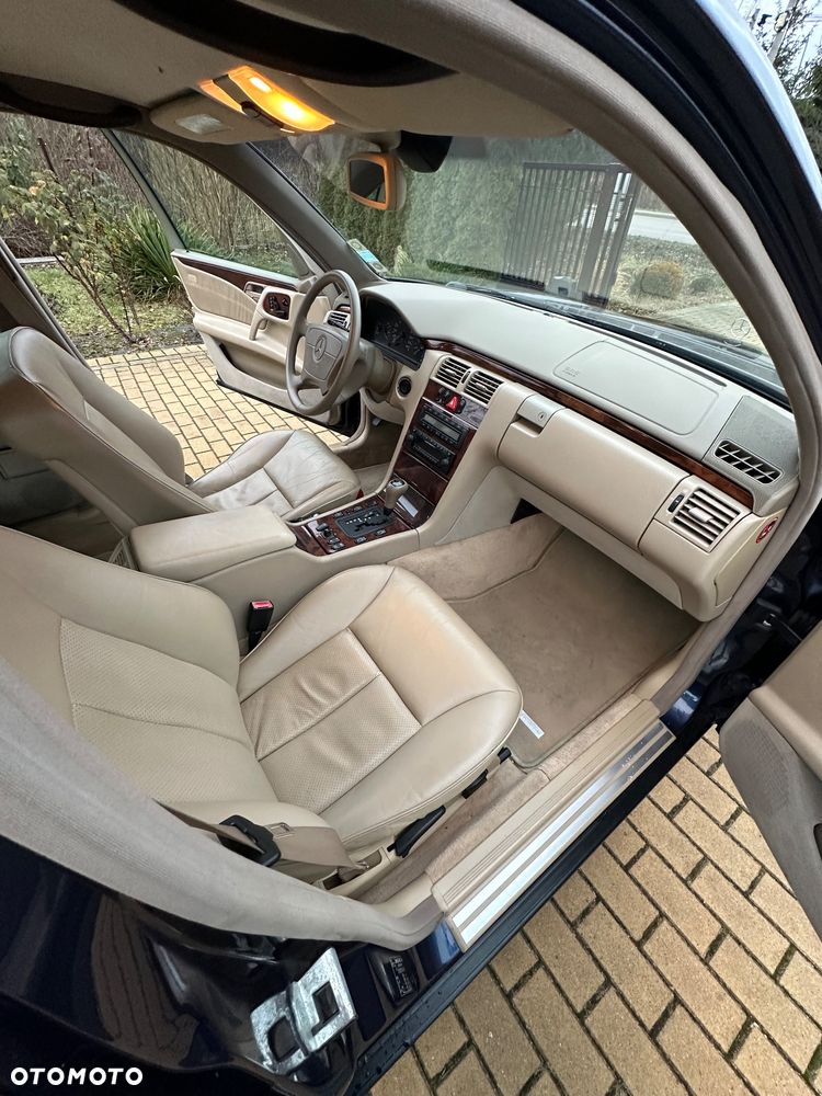 Mercedes-Benz Klasa E - 15