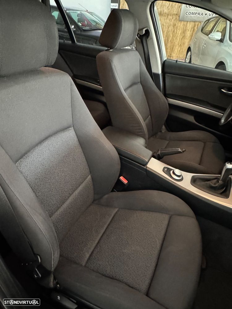 BMW 320 d Sport - 16