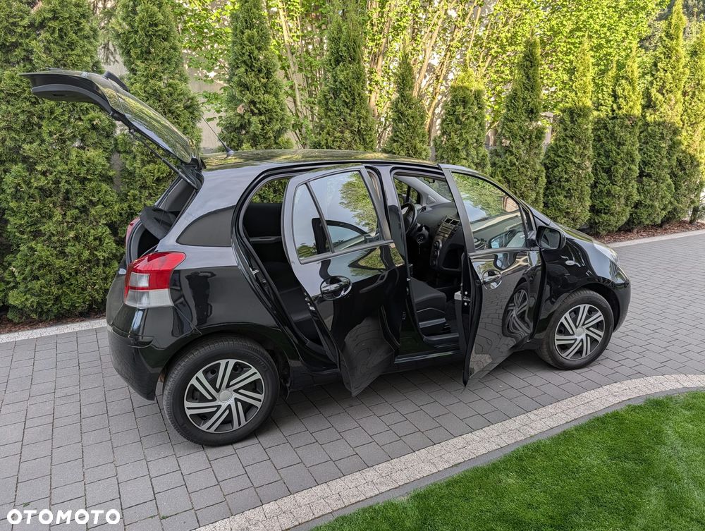 Toyota Yaris - 23