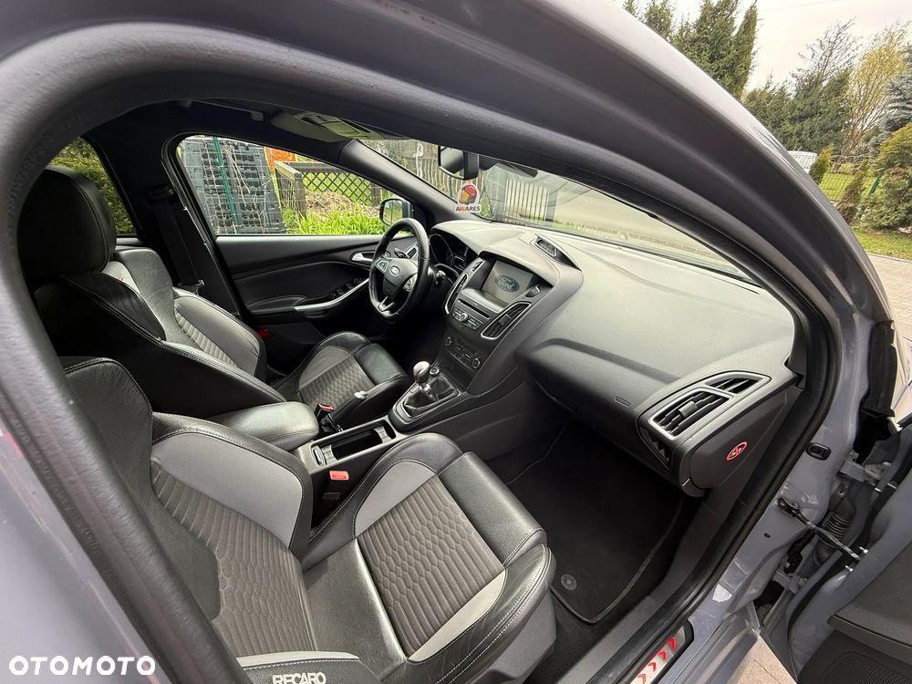 Ford Focus 2.0 TDCi ST - 17