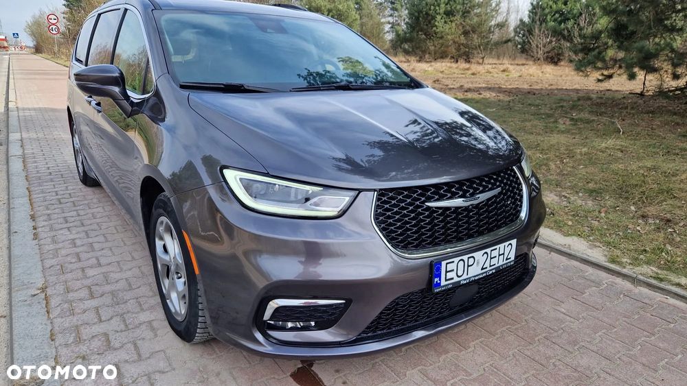 Chrysler Pacifica - 11