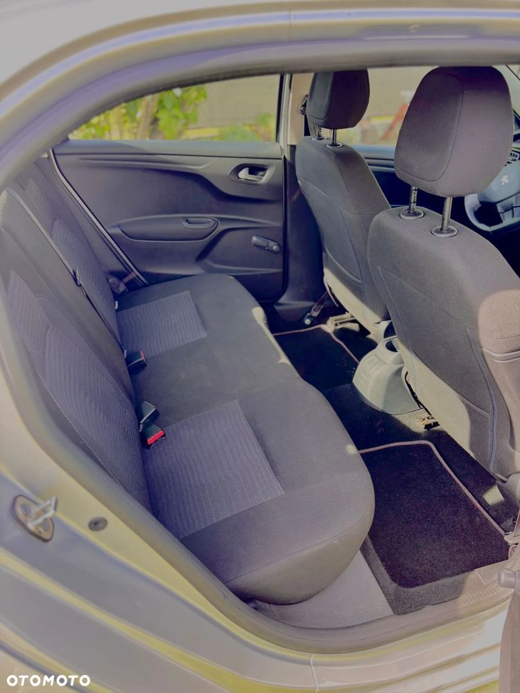 Peugeot 301 1.6 HDi Active - 21