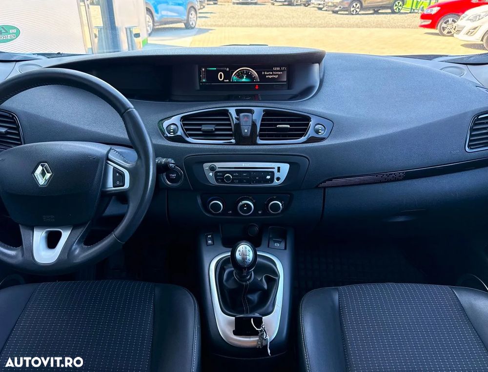 Renault Grand Scenic 1.6 dCi Stop&Start Energy Privilege - 17