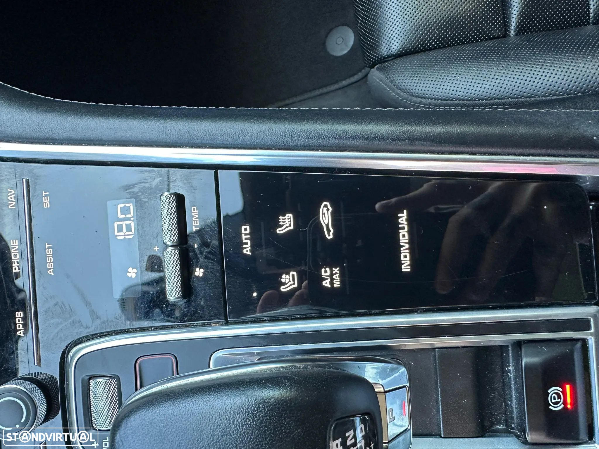 Porsche Panamera 4 E-Hybrid Platinum Edition com PDLS - 24
