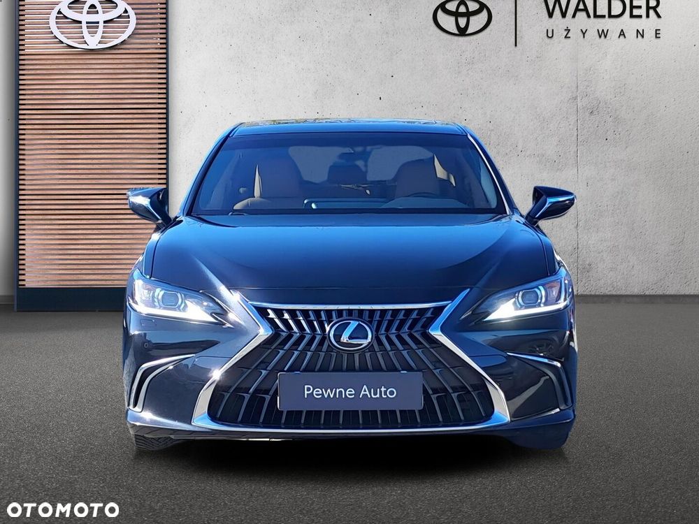 Lexus ES 300h Business Edition - 8