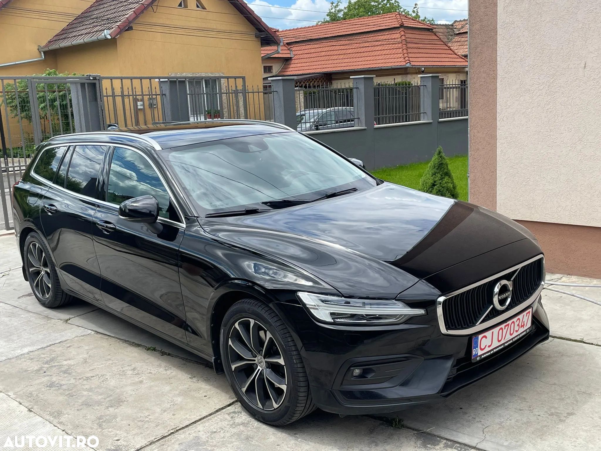 Volvo V60 D3 Momentum Pro - 1