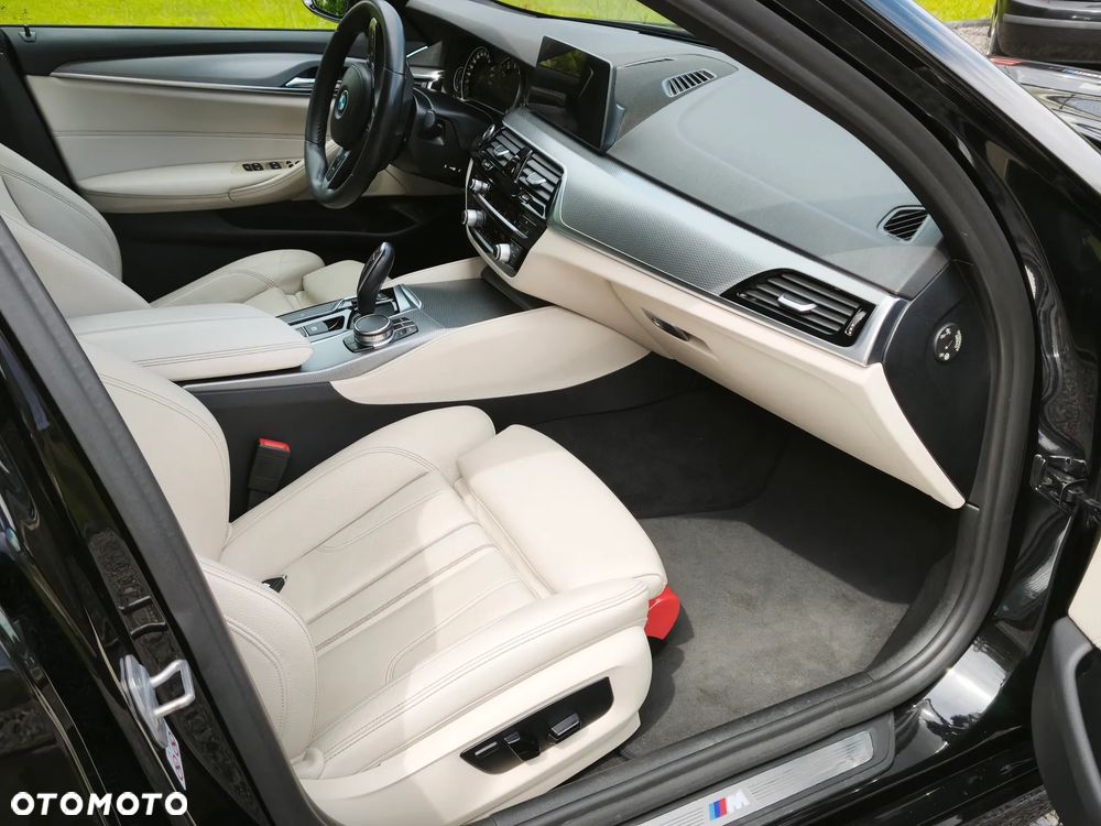 BMW Seria 5 530i xDrive M Sport sport - 18