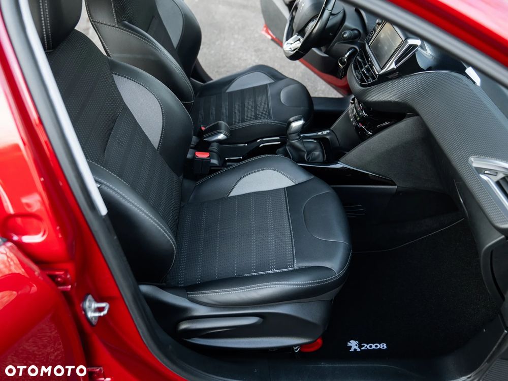 Peugeot 2008 1.2 Pure Tech Allure S&S - 28