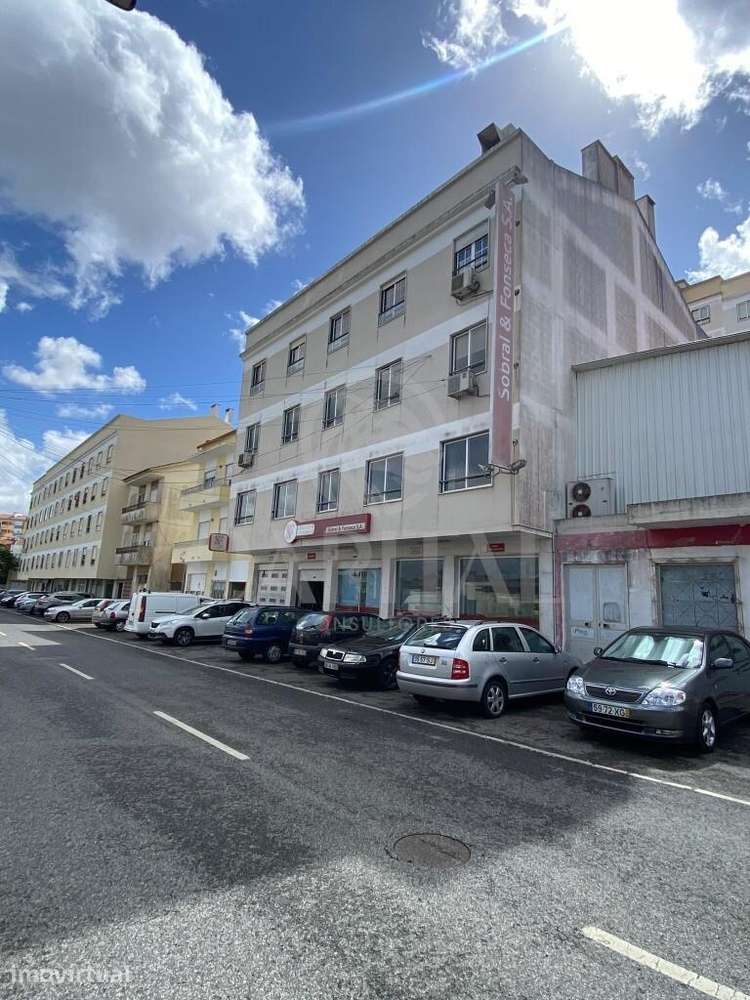 PRÉDIO MISTO PARA INVESTIMENTO — IDANHA, BELAS - Grande imagem: 3/42