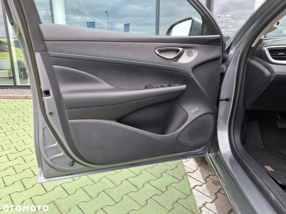 BYD Seal 5 - 9