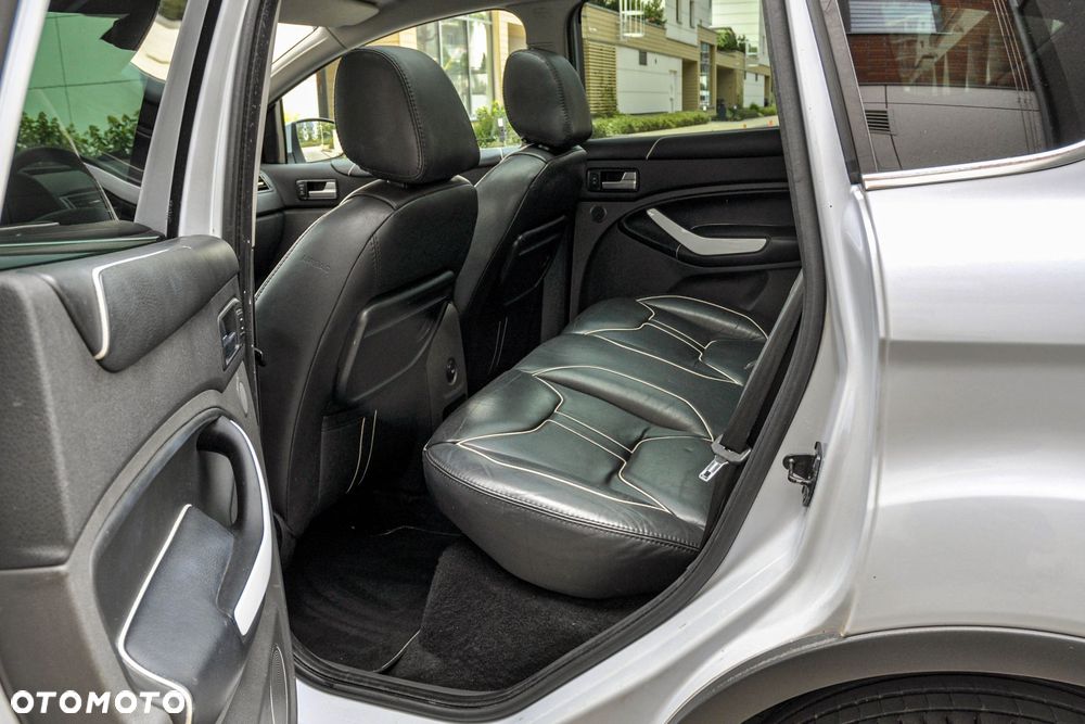 Ford Kuga - 8