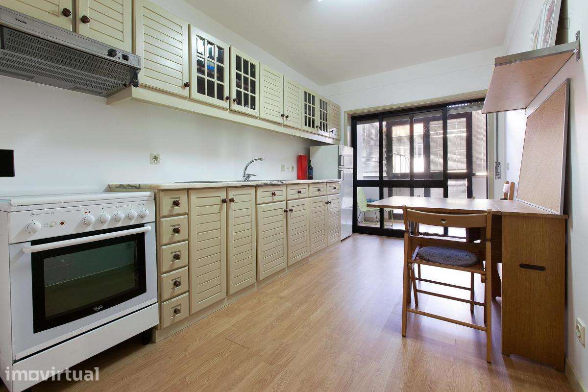 Apartamento com 1 quartos - localizado em Cedofeita Porto - Grande imagem: 2/35