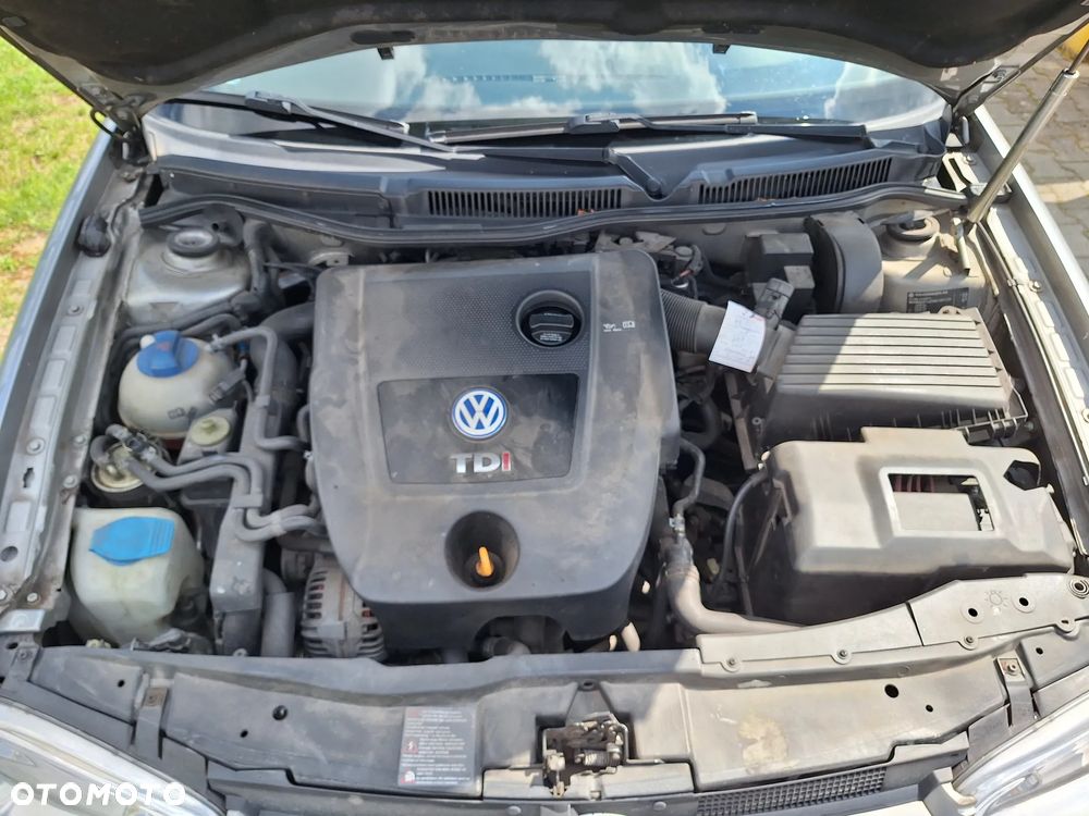 Volkswagen Golf - 22