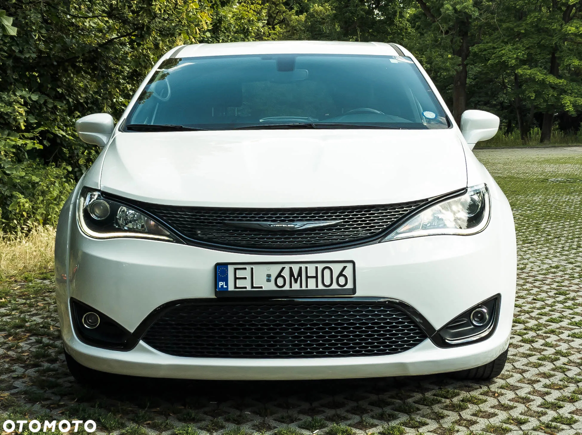 Chrysler Pacifica - 3