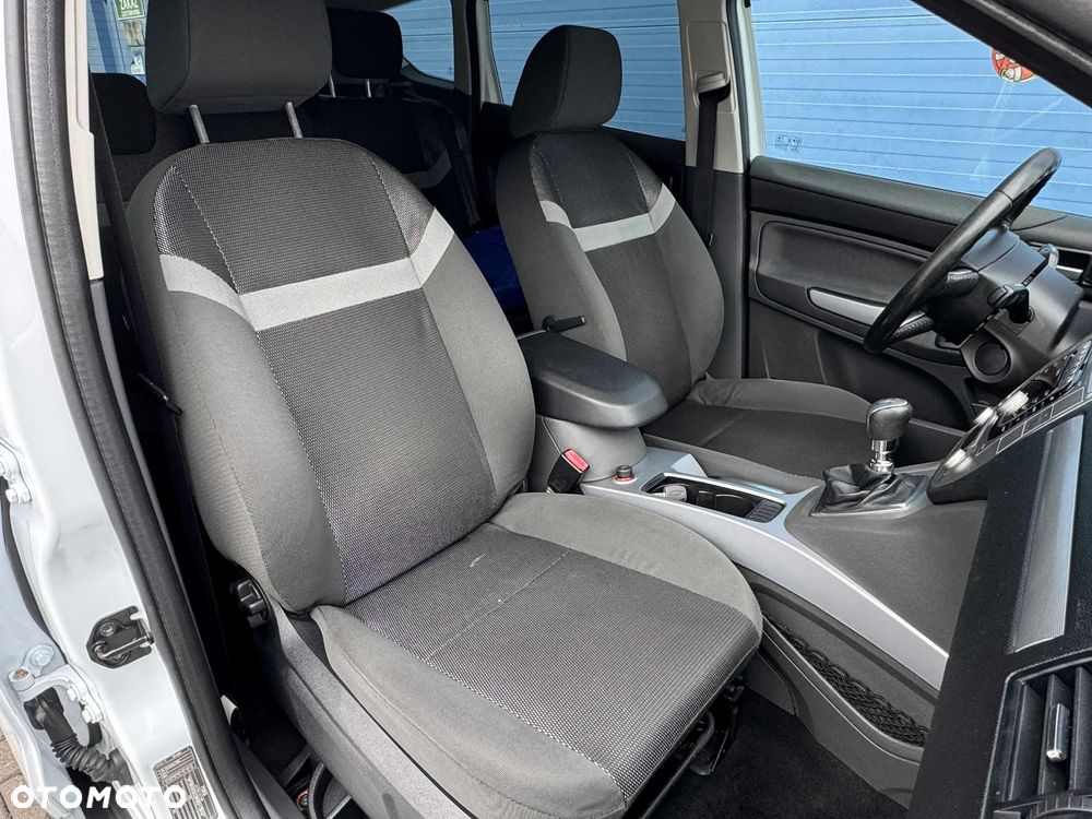 Ford Kuga 2.0 TDCi 4x4 Trend - 29