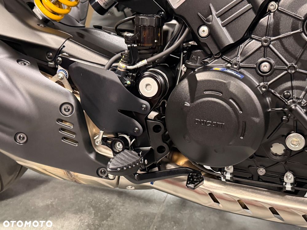 Ducati Diavel - 16