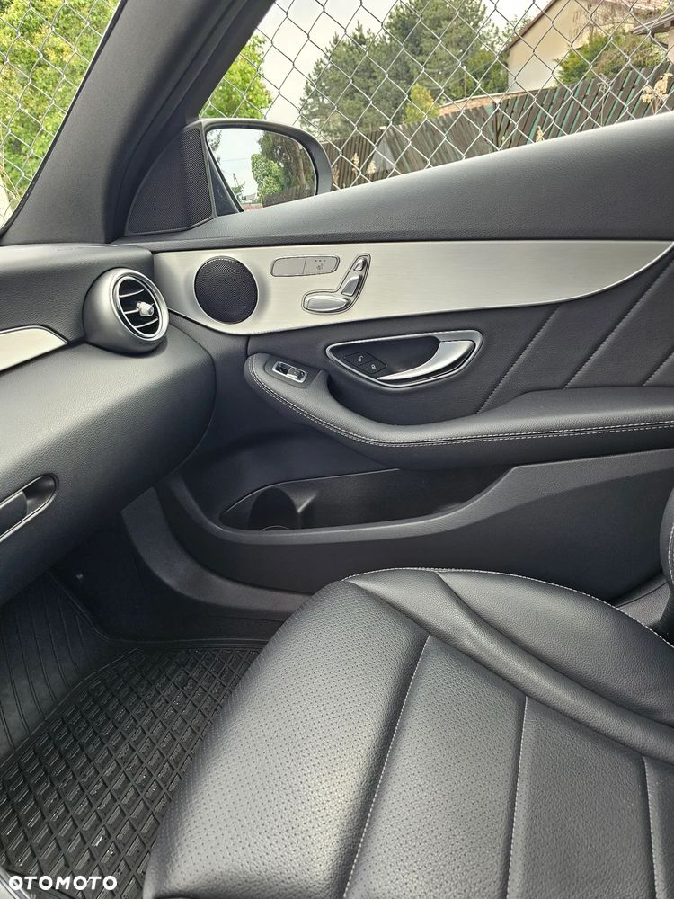 Mercedes-Benz Klasa C 300 4MATIC 9G-TRONIC - 12