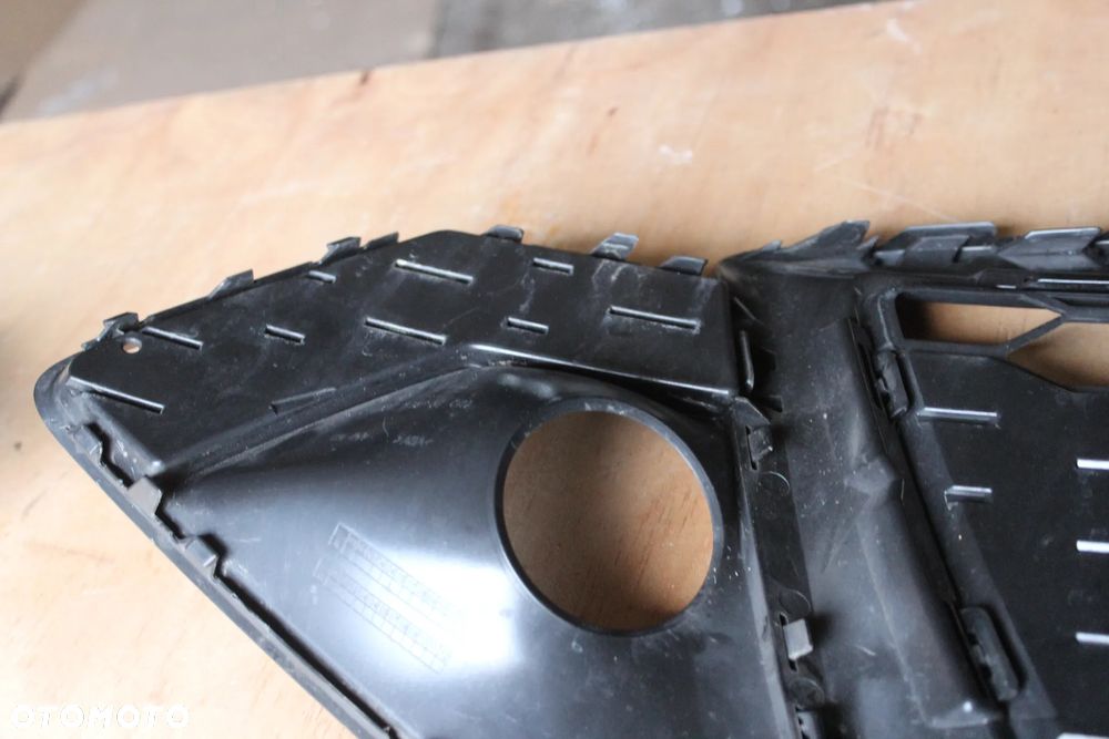 KRATKA ZDERZAKA PRAWA AUDI A4 B9 LIFT S LINE 8WD807682M 2022 - 12