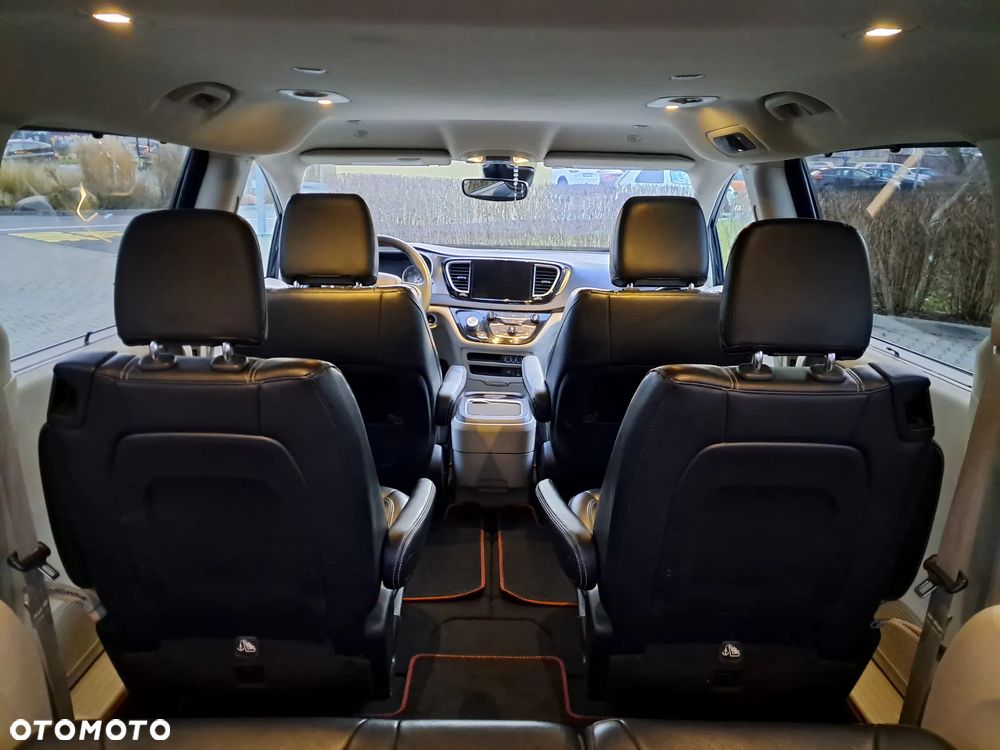 Chrysler Pacifica - 31