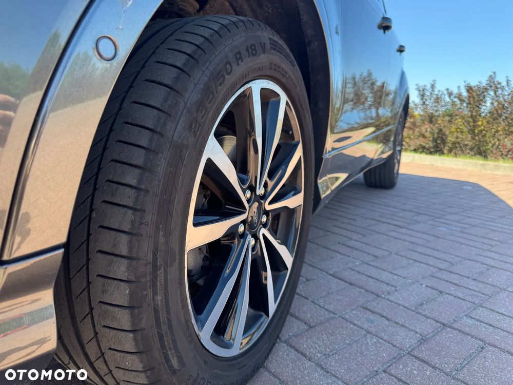 Ford Kuga 1.5 EcoBoost FWD ST-Line - 17