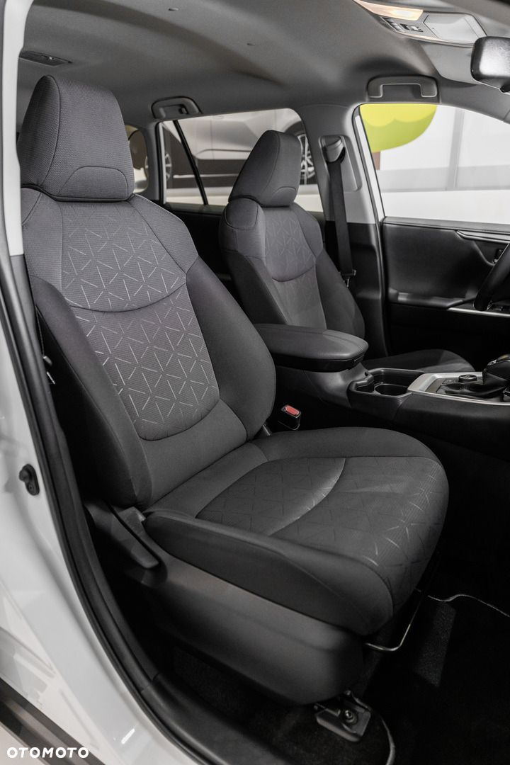 Toyota RAV4 - 18
