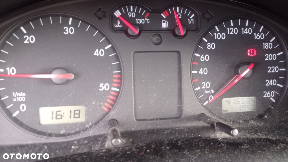 Volkswagen Passat 1.9 TDI Comfortline - 6