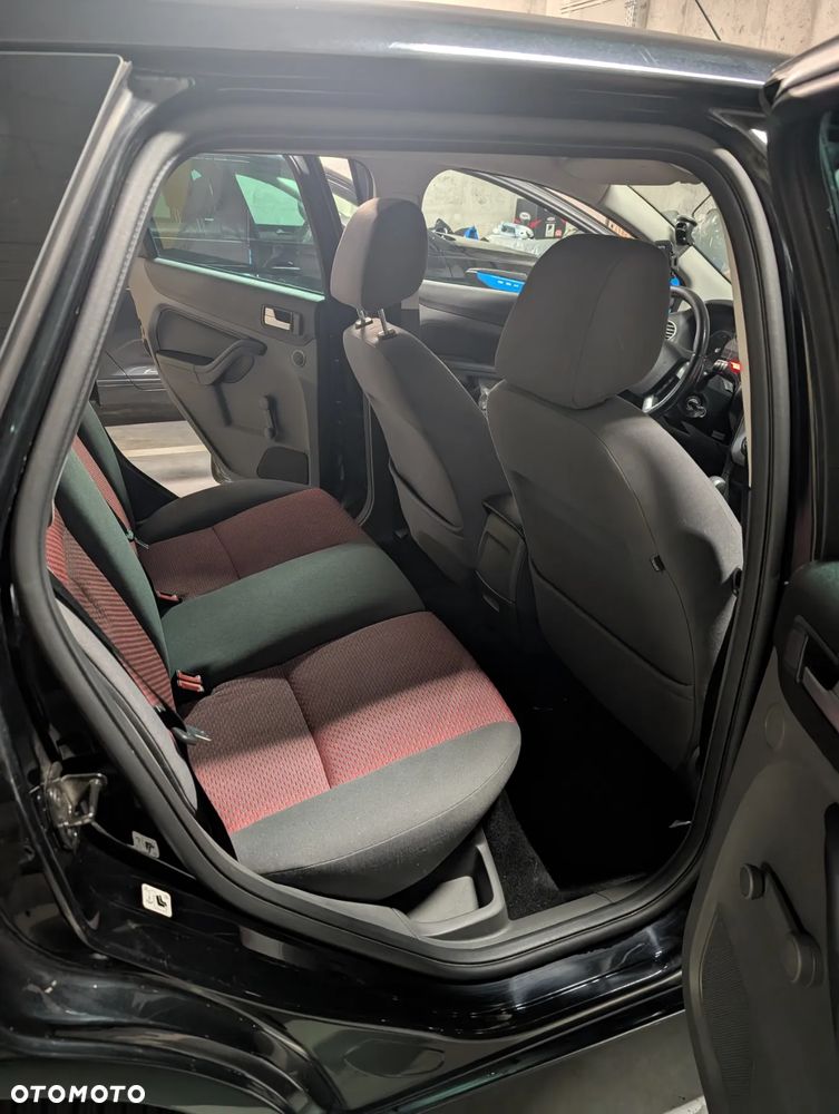 Ford Focus Turnier 2.0 16V Fun X - 19