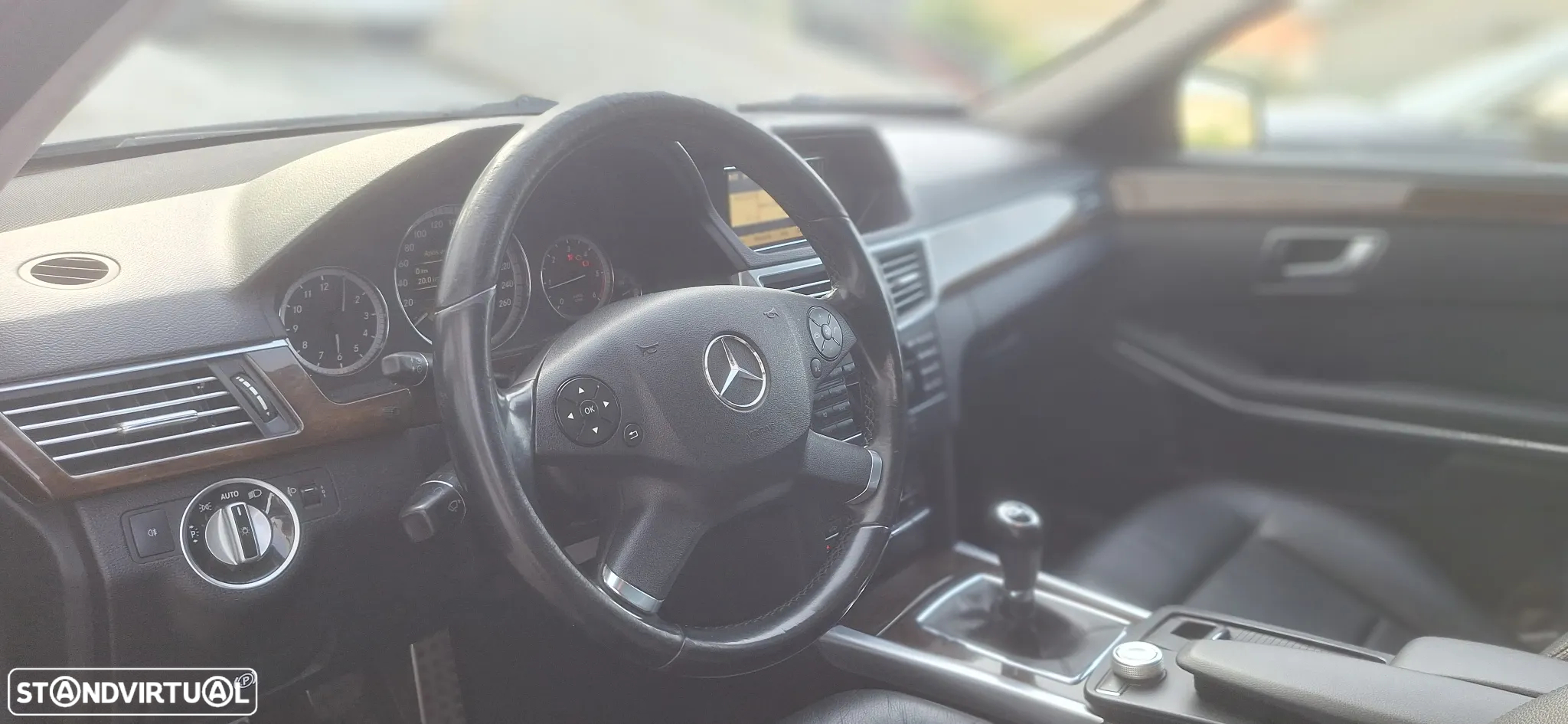 Mercedes-Benz E 200 BlueTEC Elegance - 16