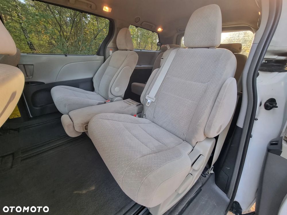 Toyota Sienna 3.5 V6 - 25