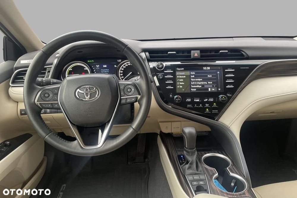 Toyota Camry 2.5 Hybrid Executive CVT - 17