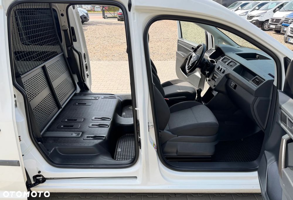 Volkswagen CADDY VAN MINIBUS 5cio Osobowy z Homologacją cięż. N1. Ładowność 707kg +5os. Mocny 2.0TDI Euro6, Bogate wyposażenie Reflektory Bi-KSENONOWE + Światła LED, Kierownica skórzana wielofunkcyjna, Tempamat, Ogranicznik, St. Radia oraz pełen komputer z kier. Czujniki cofania, Bezwypadkowy pełen serwis ASO VW - 35