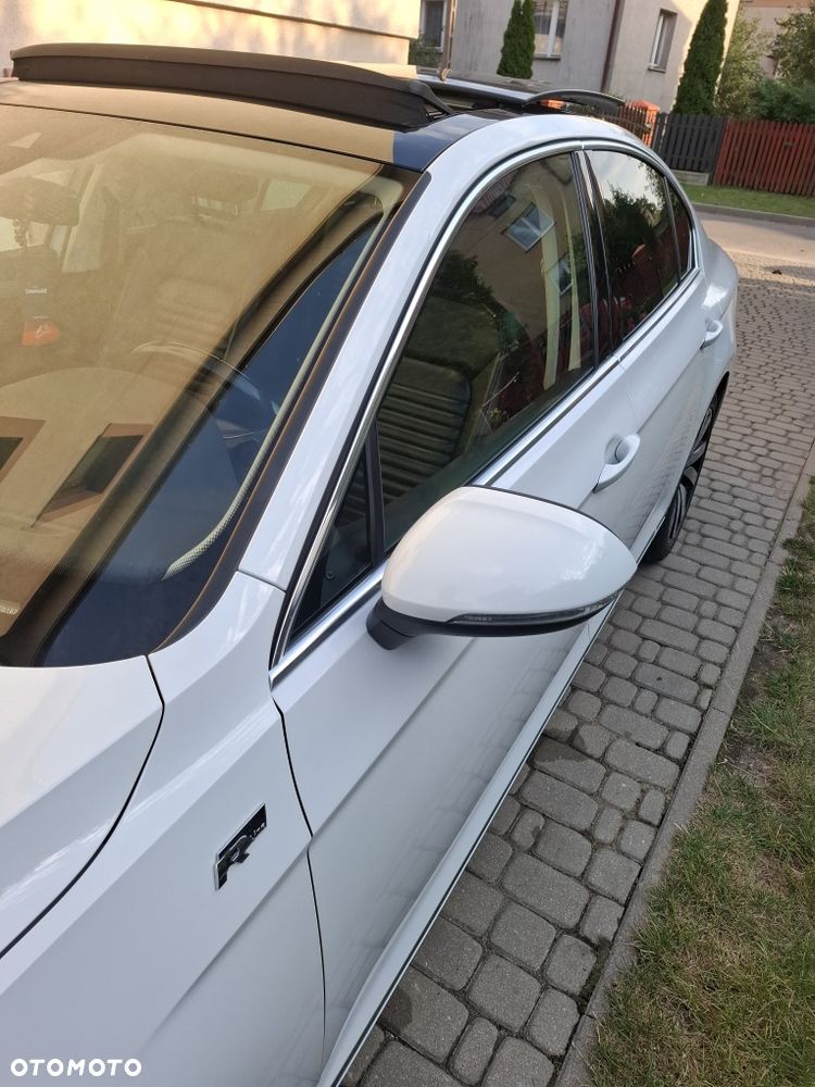 Volkswagen Passat - 2