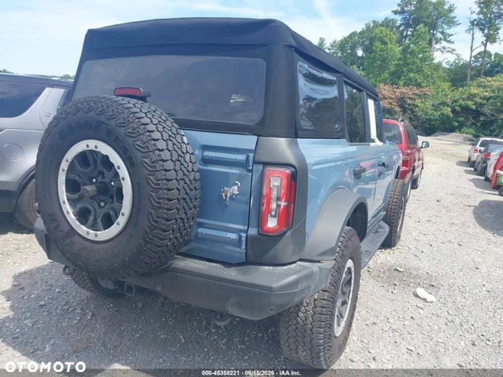 Ford Bronco - 5