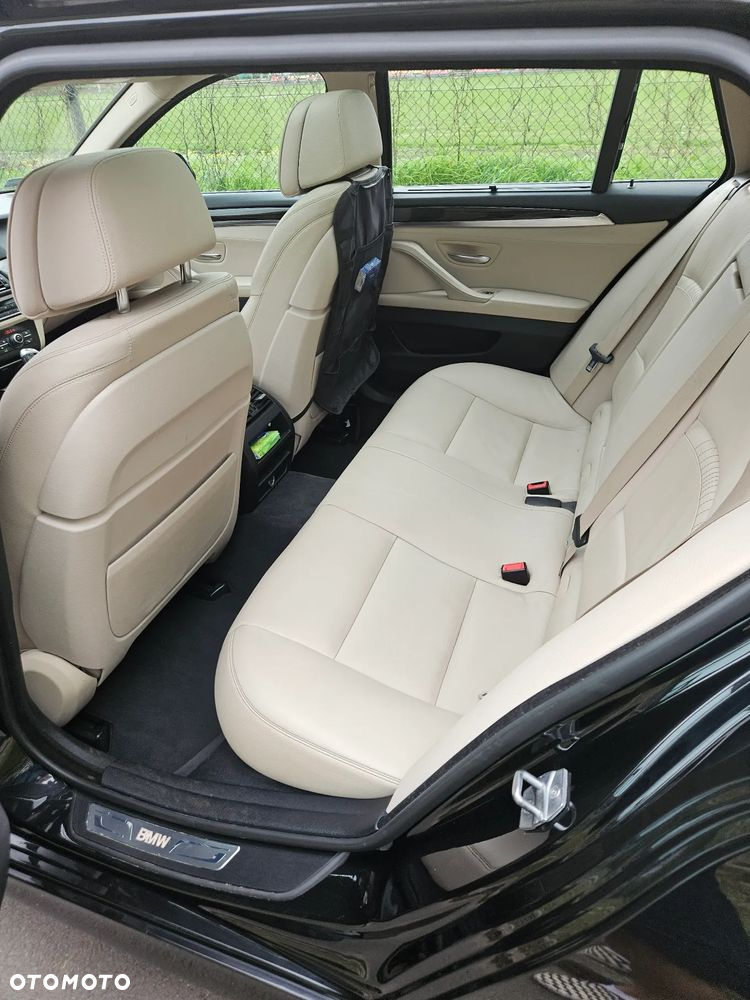 BMW Seria 5 525d xDrive - 8