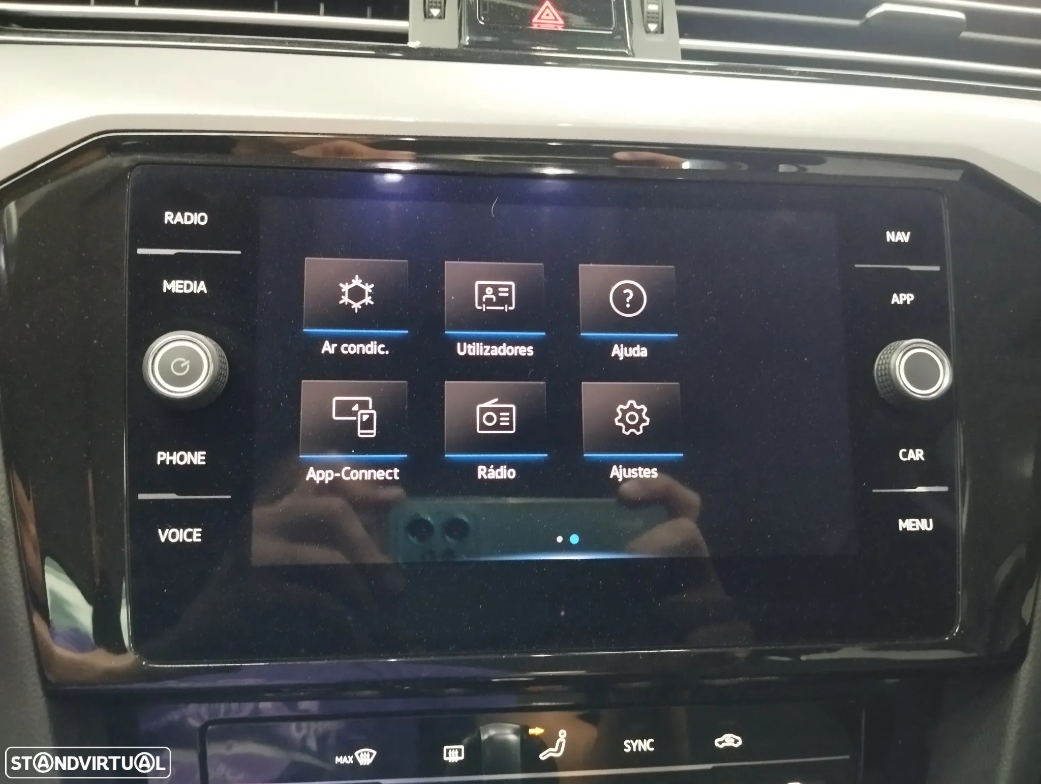 VW Passat Variant 2.0 TDi Business DSG - 29